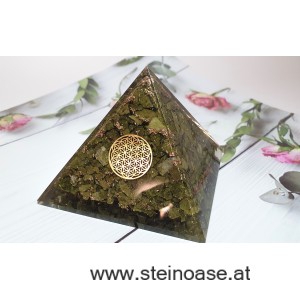 Orgonit Pyramide Epidot & Blume des Lebens